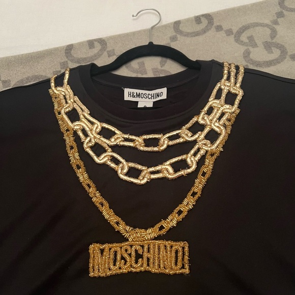 NWT H&M moschino collab crop top with gold chain, size S - Picture 4 of 6